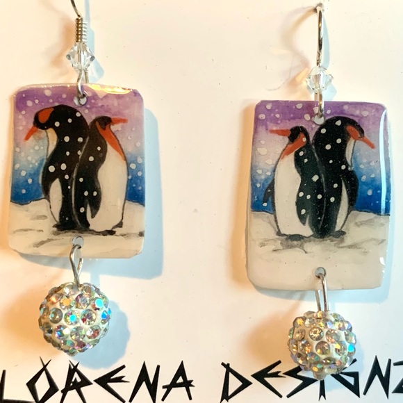 Penguins in the snow hand painted earrings, sterling wires - Picture 2 of 2